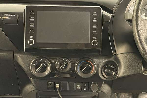 2021 Toyota HILUX SR (4x4) GUN126R FACELIFT 4X4