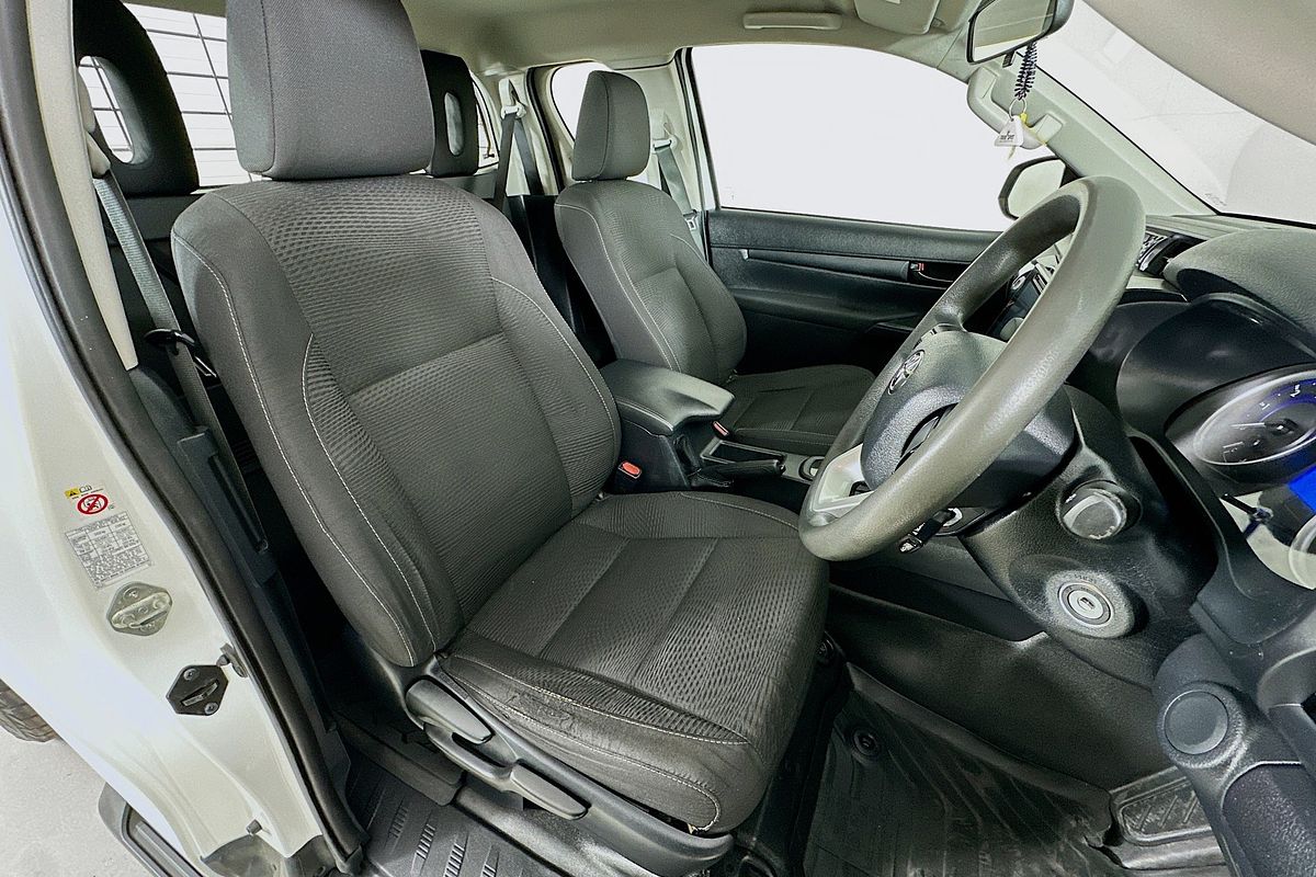 2018 Toyota Hilux SR (4x4) GUN126R MY17 4X4
