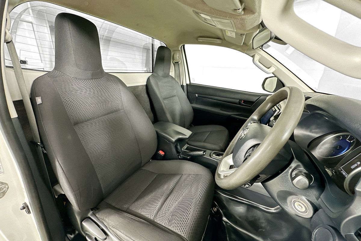 2019 Toyota HILUX SR (4x4) GUN126R MY19 4X4