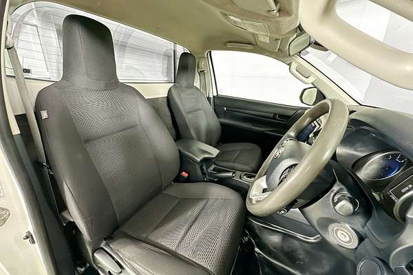 2019 Toyota HILUX SR (4x4) GUN126R MY19 4X4