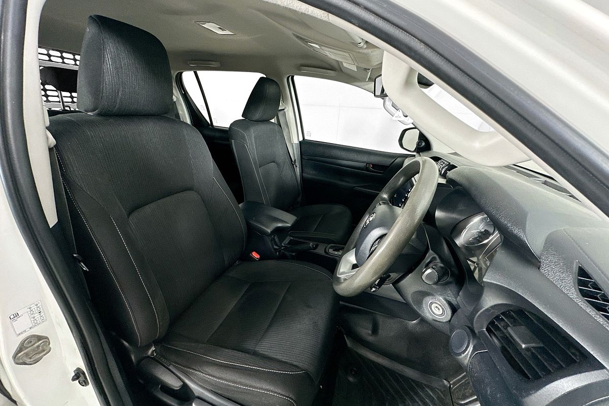 2021 Toyota HILUX SR (4x4) GUN126R 4X4