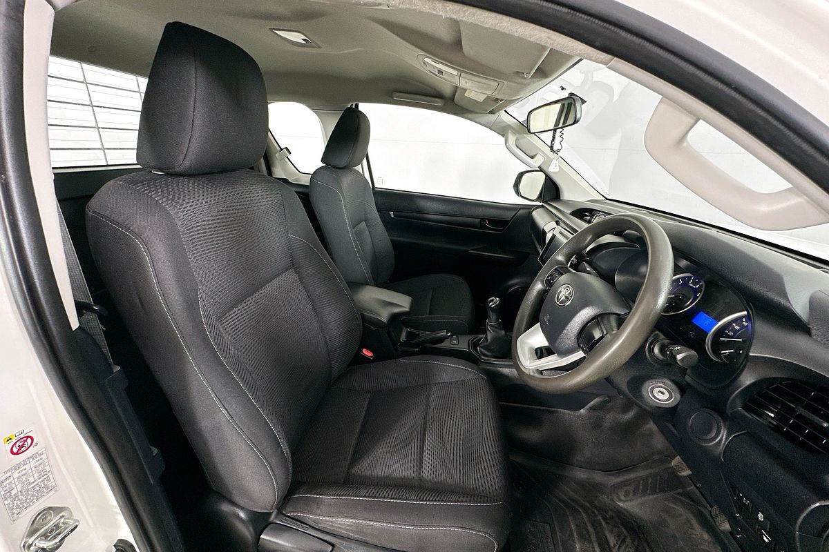 2019 Toyota HILUX SR (4x4) GUN126R MY19 4X4