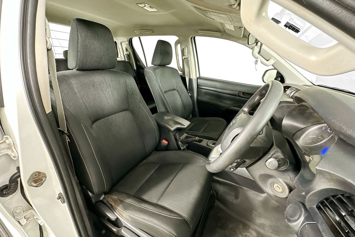 2019 Toyota HILUX SR (4x4) GUN126R MY19 4X4