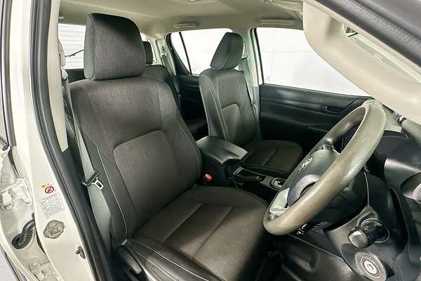 2018 Toyota HILUX SR (4x4) GUN126R MY17 4X4