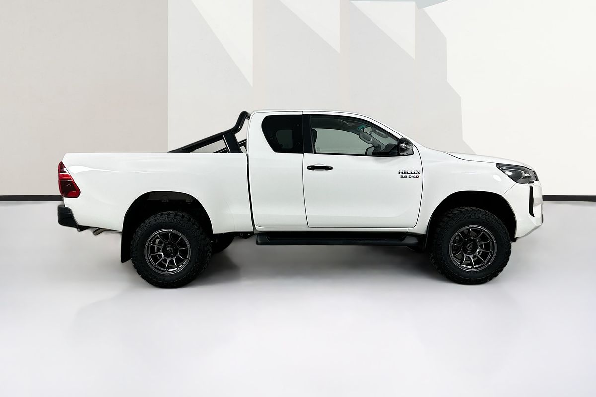 2024 Toyota Hilux SR5 (4x4) GUN126R 4X4