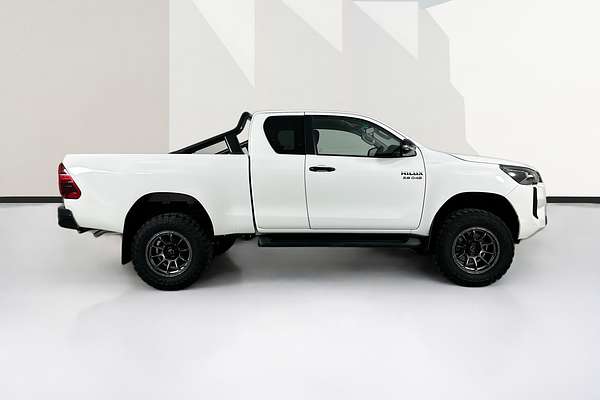 2024 Toyota Hilux SR5 (4x4) GUN126R 4X4