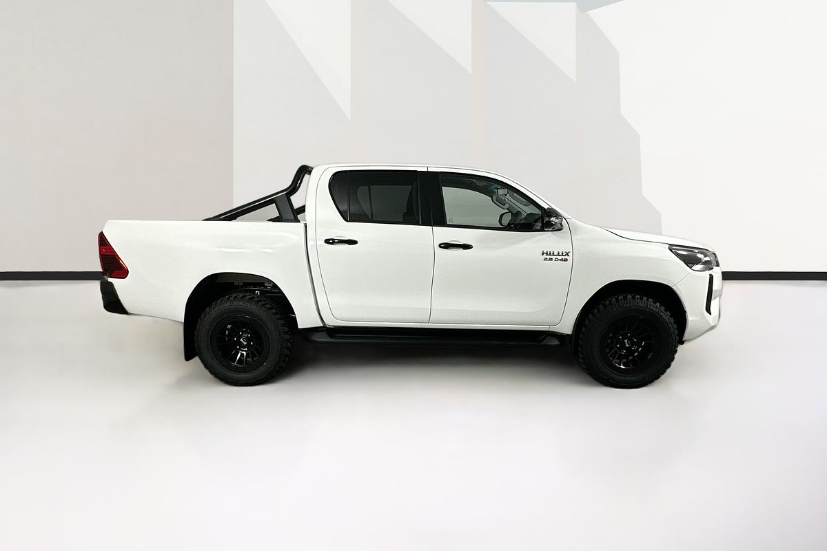 2025 Toyota HILUX SR5 48V (4x4) GUN126R RC 4X4