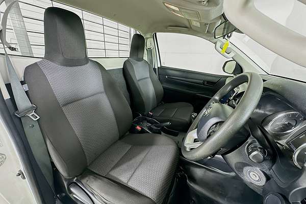 2020 Toyota HILUX WORKMATE HI-RIDER GUN135R FACELIFT 4x2