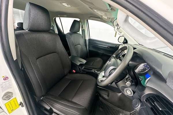 2018 Toyota HILUX SR (4x4) GUN126R MY17 4X4