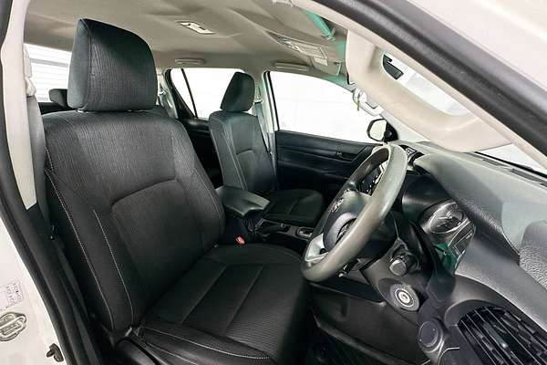 2022 Toyota HILUX SR (4x4) GUN126R 4X4