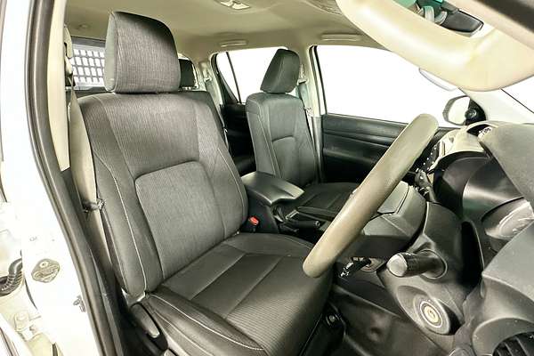 2021 Toyota HILUX SR (4x4) GUN126R FACELIFT 4X4