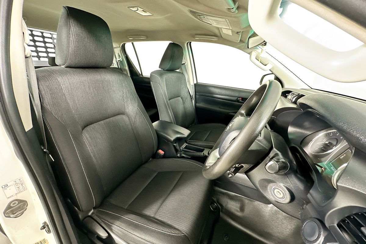 2021 Toyota HILUX SR (4x4) GUN126R FACELIFT 4X4