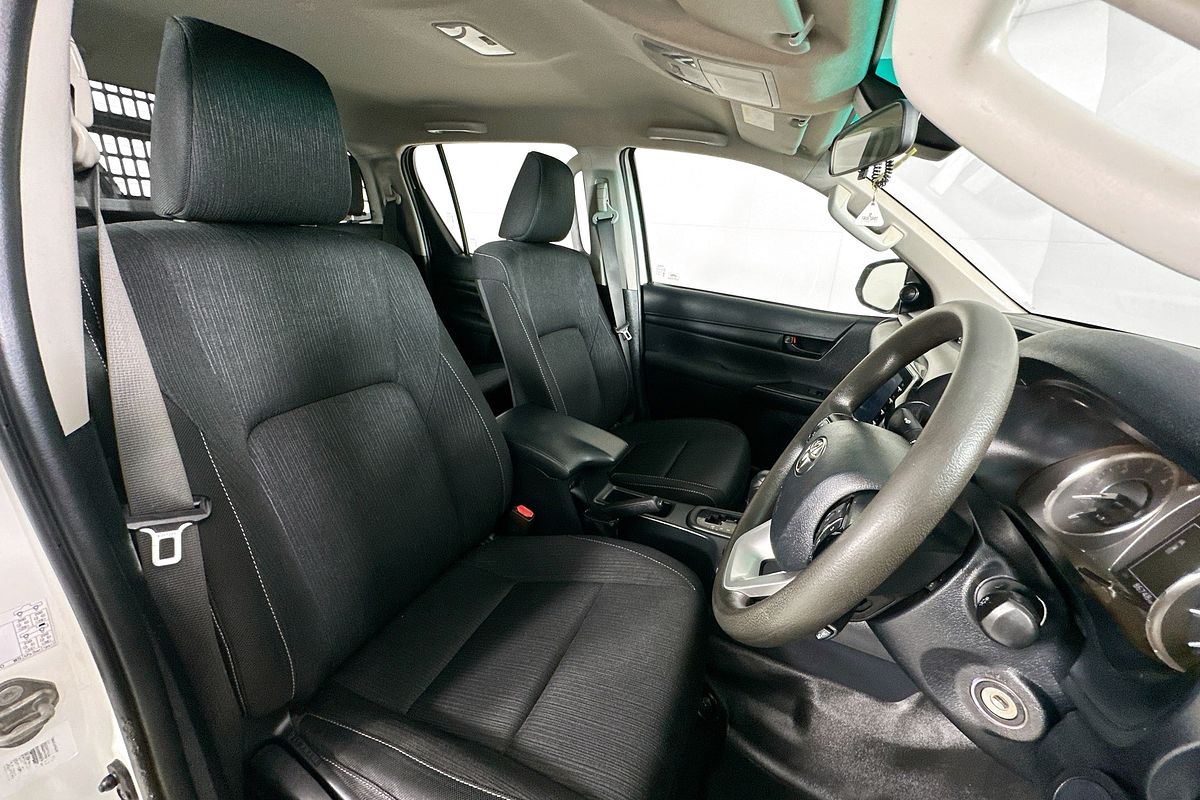 2021 Toyota HILUX SR (4x4) GUN126R FACELIFT 4X4