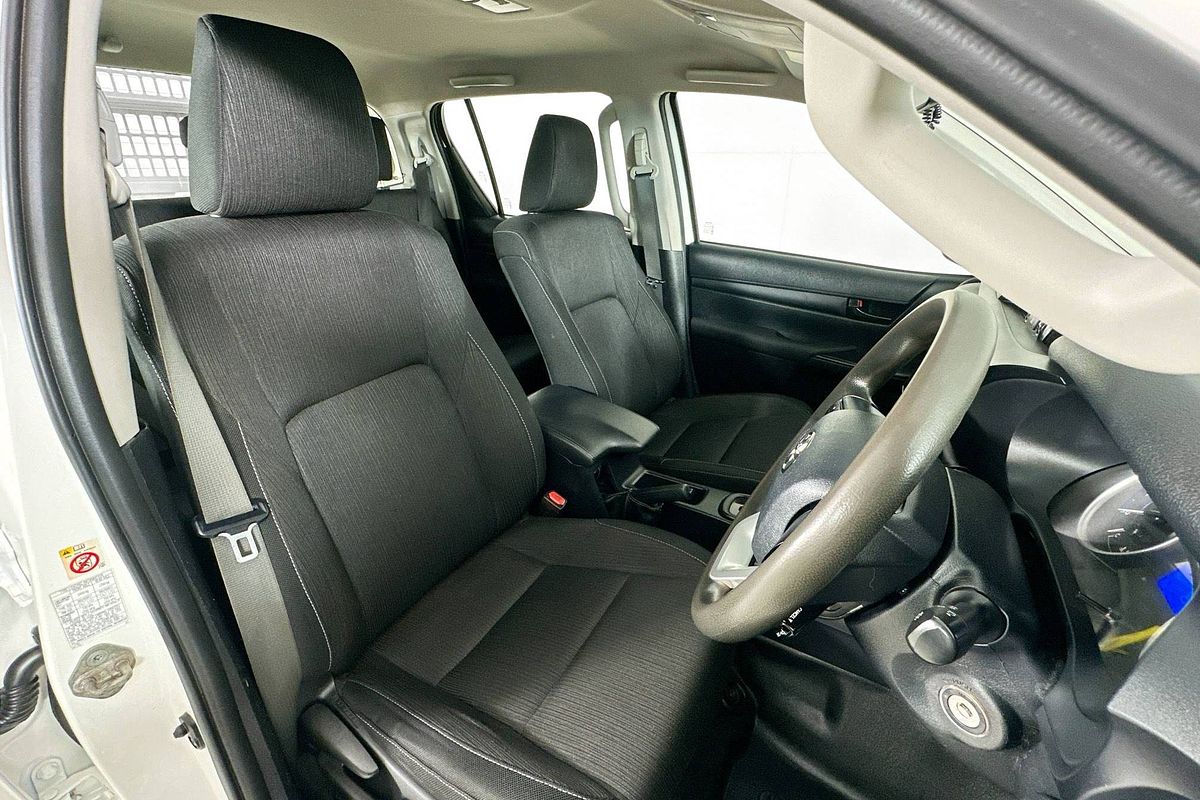2018 Toyota HILUX SR (4x4) GUN126R MY17 4X4