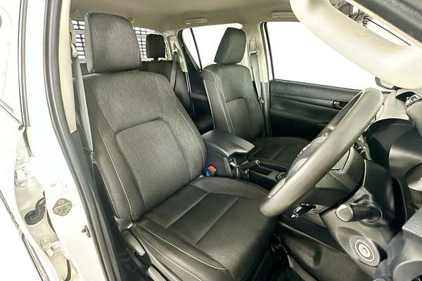 2021 Toyota HILUX SR (4x4) GUN126R 4X4