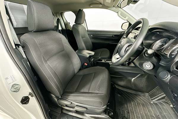 2021 Toyota HILUX SR (4x4) GUN126R 4X4