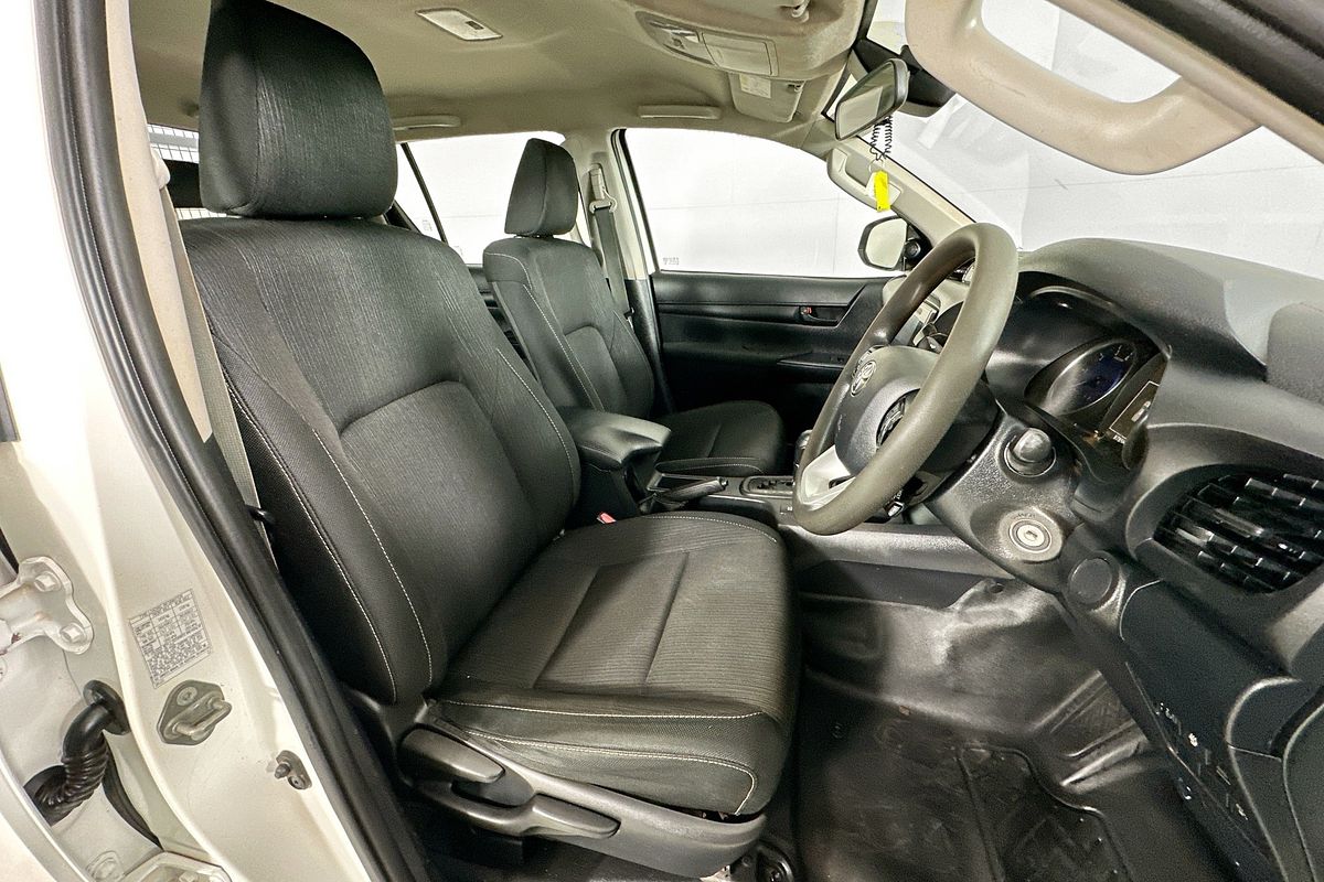 2020 Toyota HILUX SR (4x4) GUN126R MY19 UPGRADE 4X4