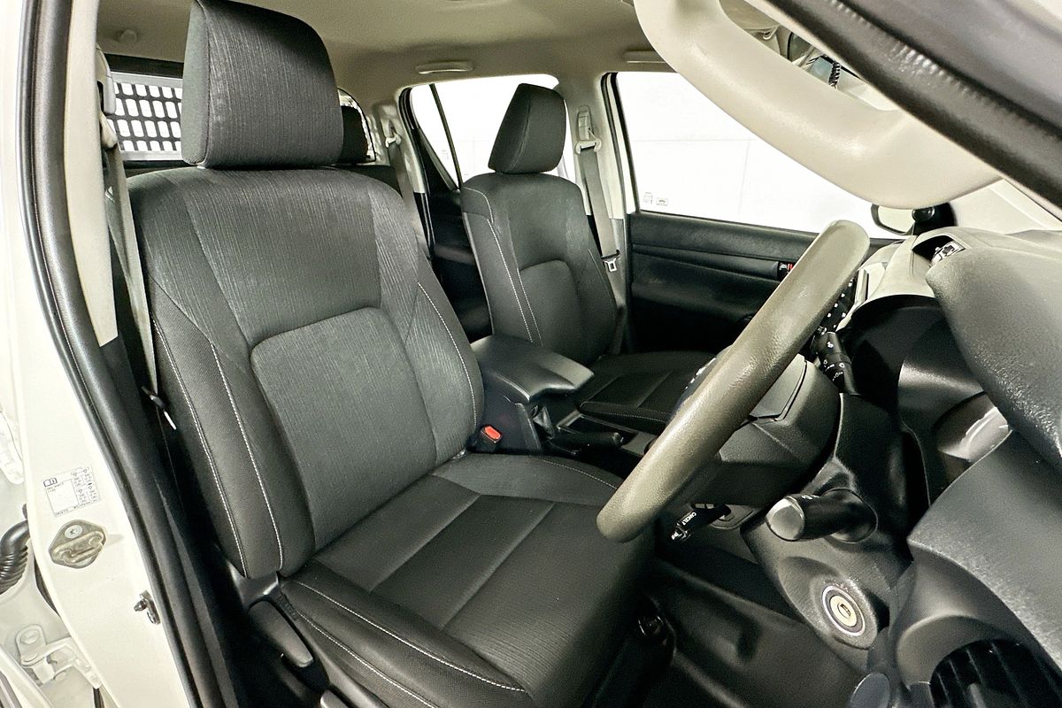 2021 Toyota HILUX SR (4x4) GUN126R 4X4