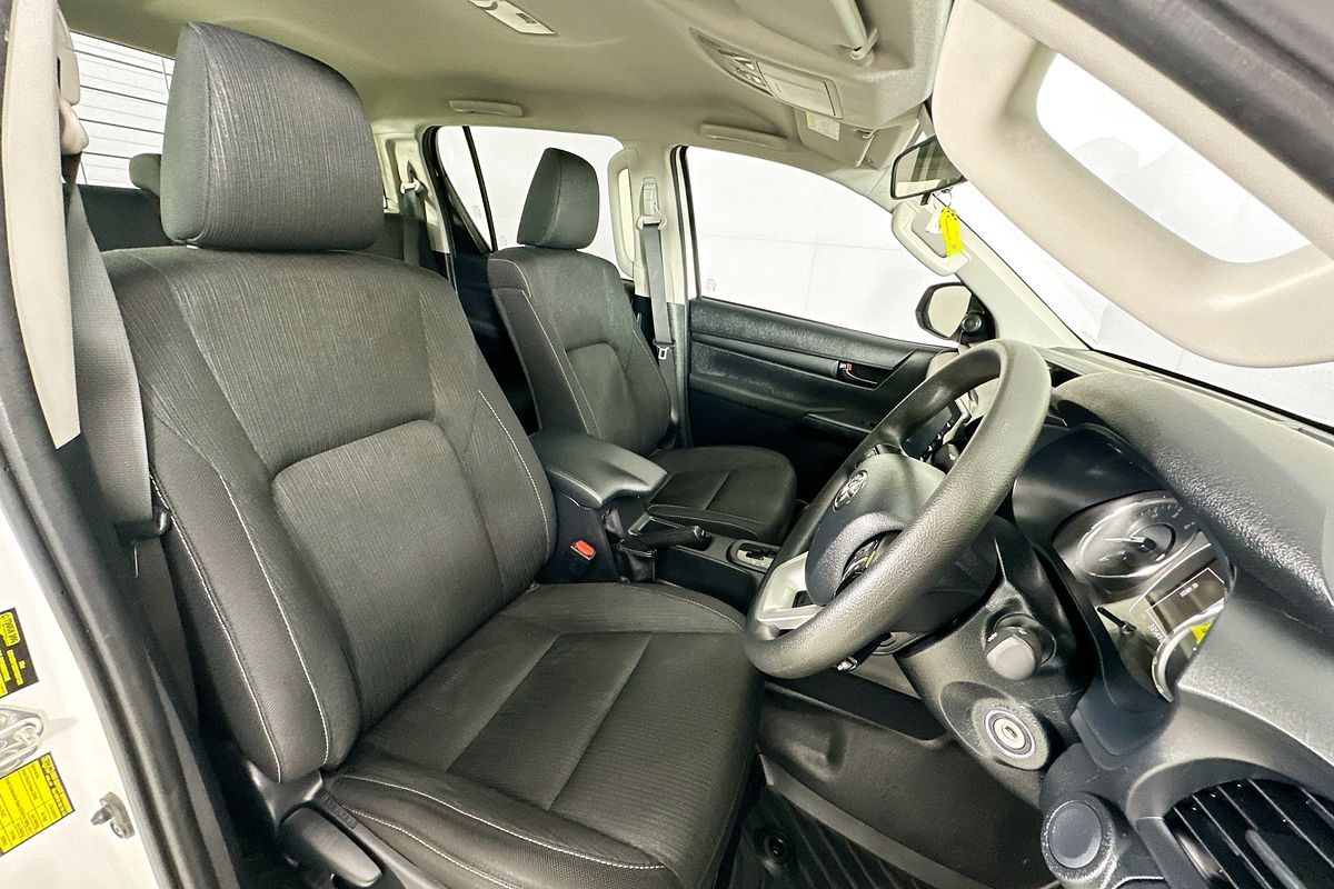2023 Toyota HILUX SR (4x4) GUN126R 4X4
