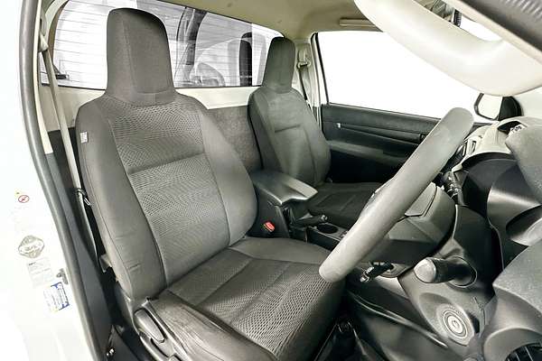 2019 Toyota HILUX SR (4x4) GUN126R MY19 4X4