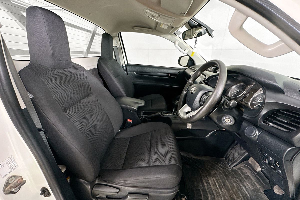 2021 Toyota HILUX SR (4x4) GUN126R 4X4