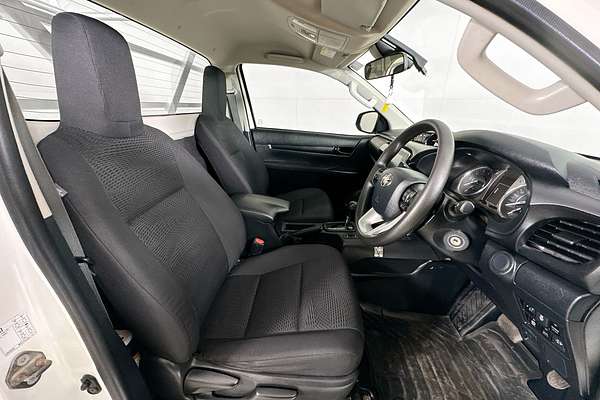 2021 Toyota HILUX SR (4x4) GUN126R 4X4