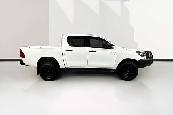 2021 Toyota HILUX SR (4x4) GUN126R FACELIFT 4X4