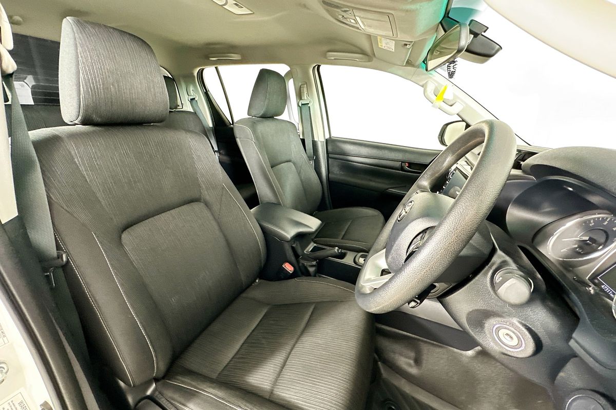 2024 Toyota HILUX SR (4x4) GUN126R 4X4