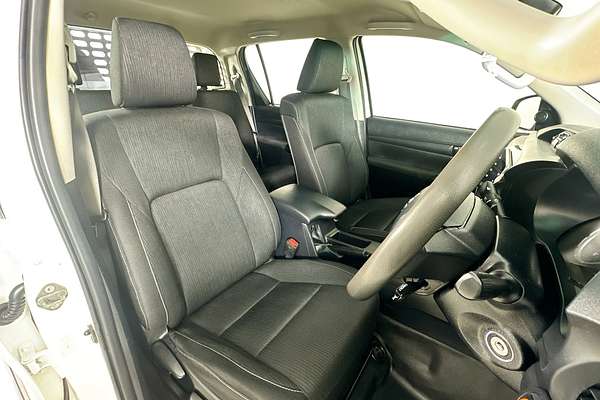 2021 Toyota HILUX SR (4x4) GUN126R FACELIFT 4X4