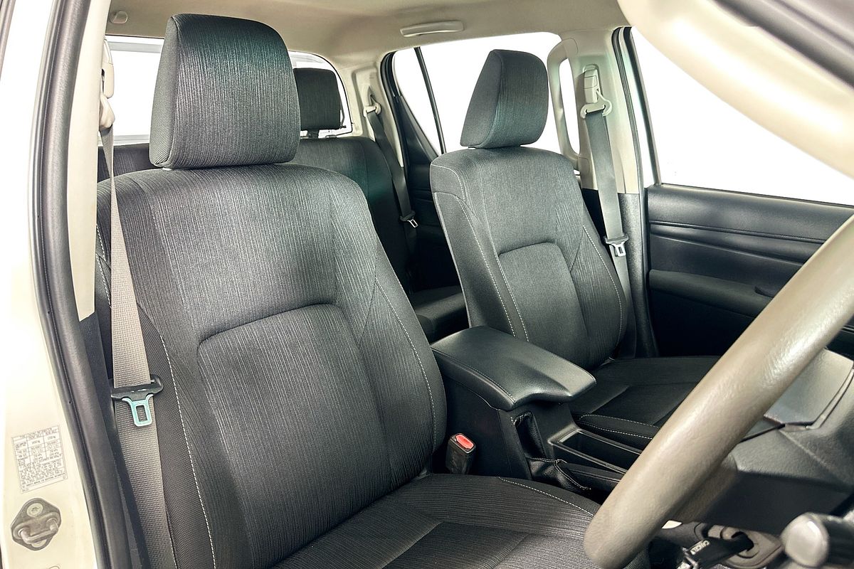 2020 Toyota HILUX SR (4x4) GUN126R MY19 UPGRADE 4X4