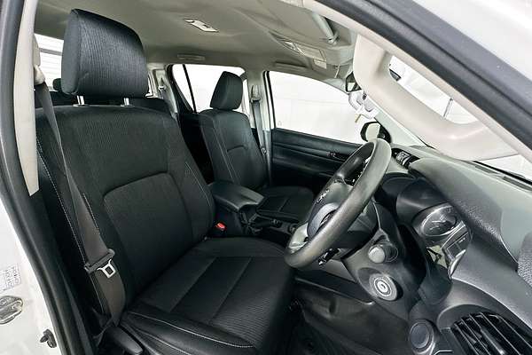 2023 Toyota HILUX SR (4x4) GUN126R 4X4