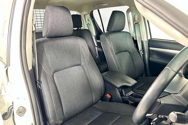 2021 Toyota HILUX SR5 (4x4) GUN126R FACELIFT 4X4