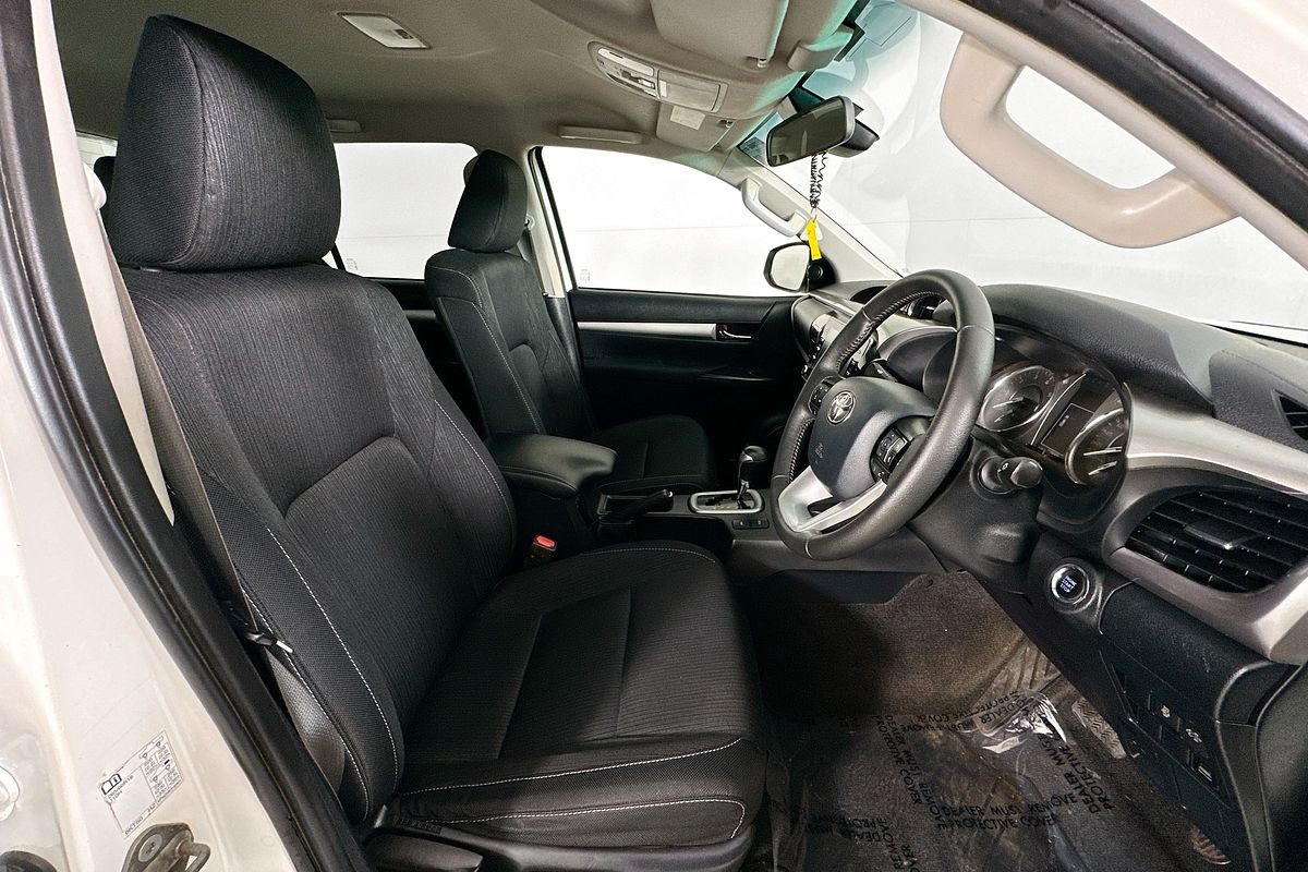 2021 Toyota HILUX SR5 (4x4) GUN126R 4X4