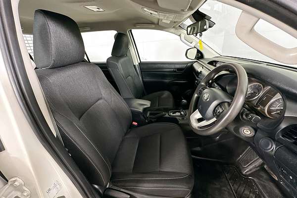 2021 Toyota HILUX SR (4x4) GUN126R 4X4