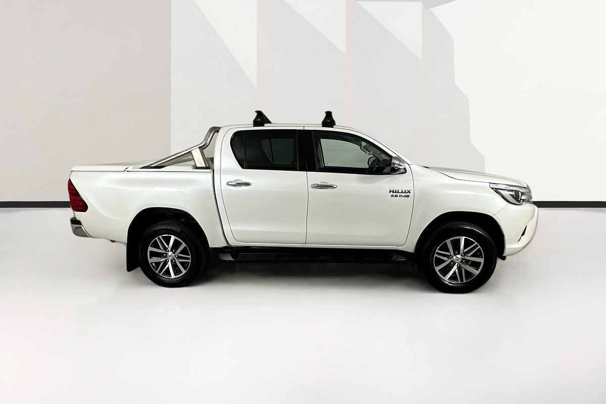 2017 Toyota HILUX SR5 (4x4) GUN126R 4X4