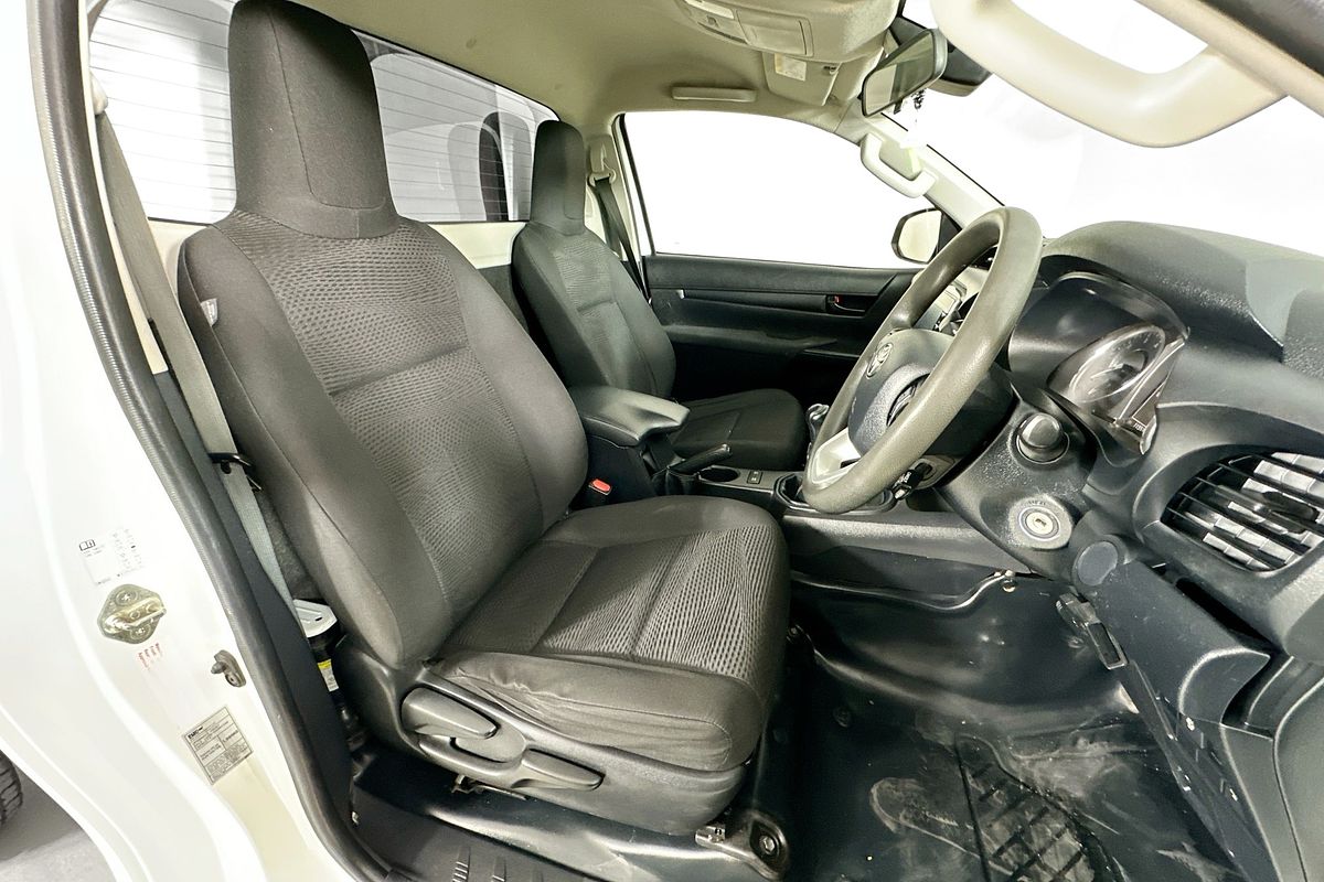 2020 Toyota HILUX SR (4x4) GUN126R FACELIFT 4X4