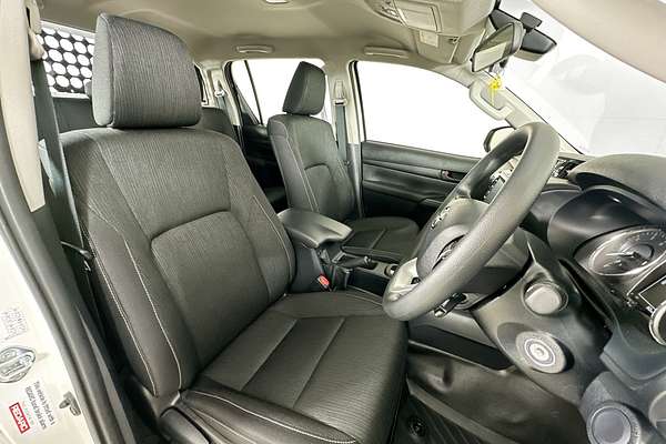2025 Toyota HILUX SR (4x4) GUN126R RC 4X4