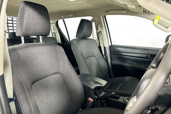 2020 Toyota HILUX SR (4x4) GUN126R MY19 UPGRADE 4X4