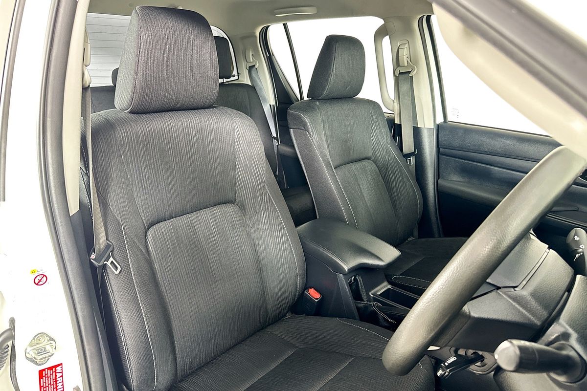 2017 Toyota HILUX SR (4x4) GUN126R MY17 4X4