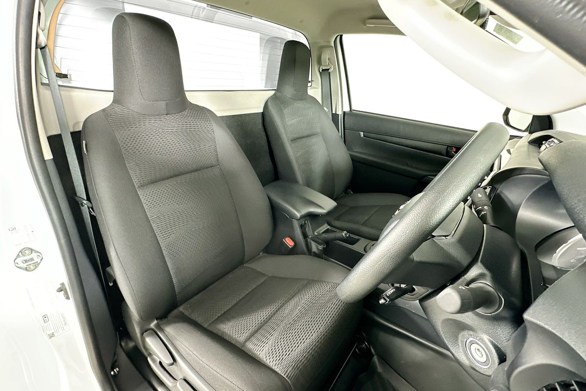 2024 Toyota HILUX SR (4x4) GUN126R 4X4