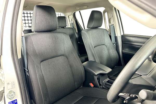 2024 Toyota HILUX SR 48V (4x4) GUN126R 4X4