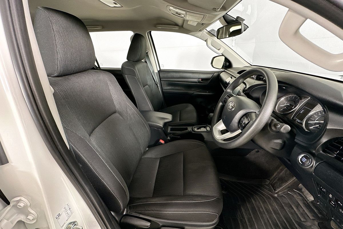 2024 Toyota HILUX SR 48V (4x4) GUN126R 4X4