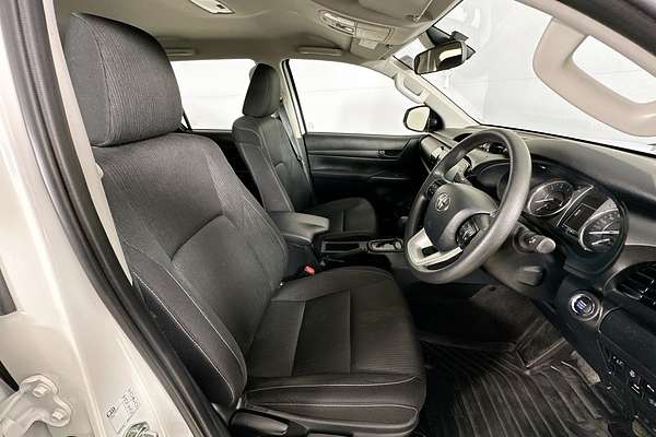 2024 Toyota HILUX SR 48V (4x4) GUN126R 4X4