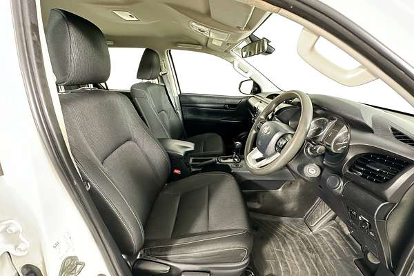2022 Toyota HILUX SR (4x4) GUN126R 4X4
