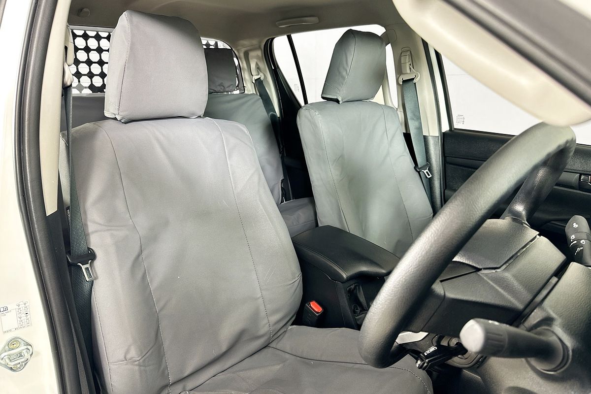 2025 Toyota HILUX SR (4x4) STEEL WHEELS GUN126R RC 4X4