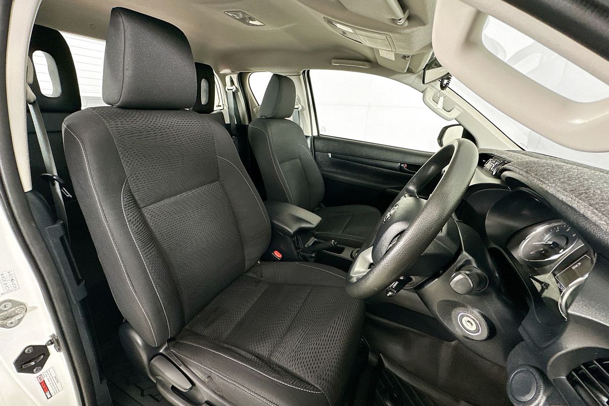2021 Toyota HILUX SR (4x4) GUN126R 4X4