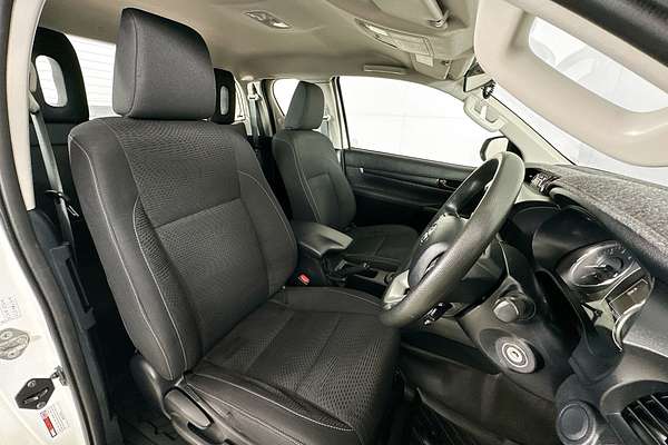 2021 Toyota HILUX SR (4x4) GUN126R 4X4