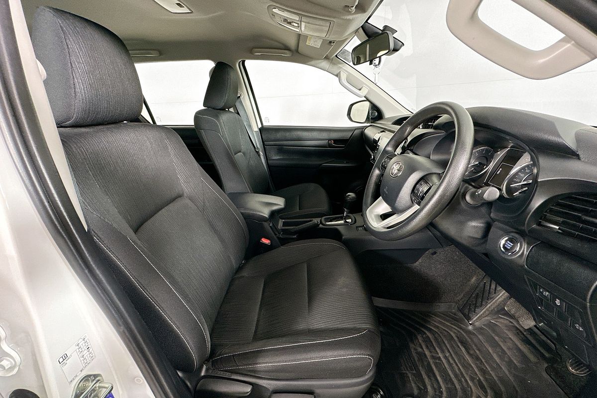 2024 Toyota HILUX SR 48V (4x4) GUN126R 4X4