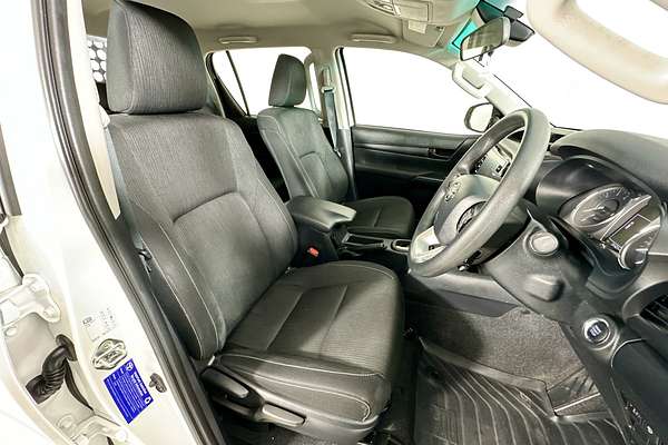 2024 Toyota HILUX SR 48V (4x4) GUN126R 4X4