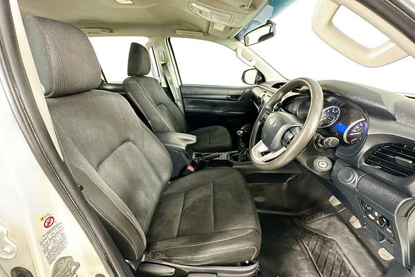 2018 Toyota HILUX SR (4x4) GUN126R MY19 4X4